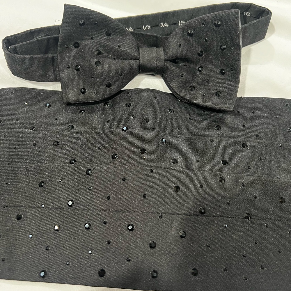 Thomas Pink x Swarovski cumberbun and bow tie set.